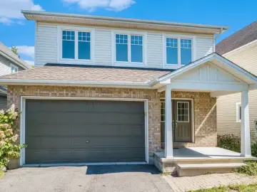 Detached House with xxxx sqft, x Bedrooms, x Bathroom