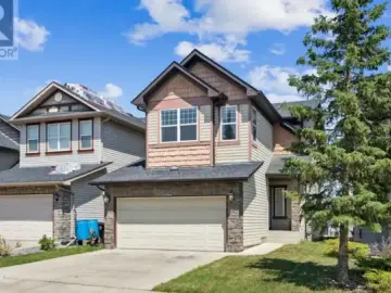 Detached House with x Bedrooms, x Bathrooms