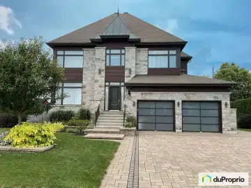 Detached House with x Bedrooms, x Bathrooms