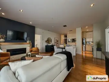 Condominium with x Bedrooms, x Bathroom