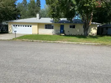 Detached House with xxxx sqft, x Bedrooms, x Bathroom