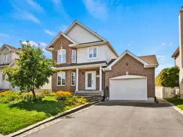 Detached House with x Bedrooms, x Bathrooms