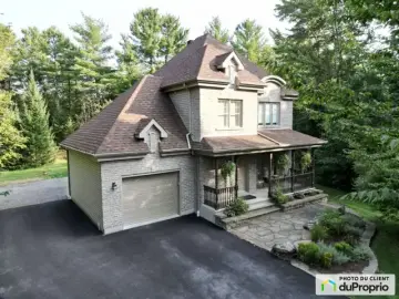 Detached House with x Bedrooms, x Bathroom
