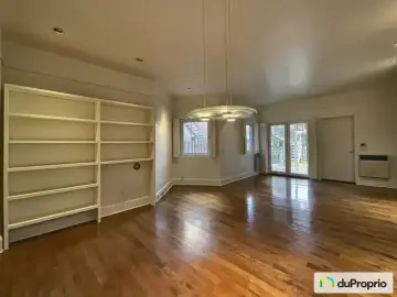 Condominium with x Bedrooms, x Bathroom