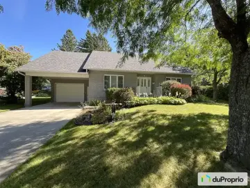 Detached House with x Bedrooms, x Bathrooms