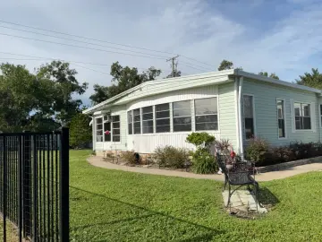 Detached House with xxxx sqft, x Bedrooms, x Bathroom