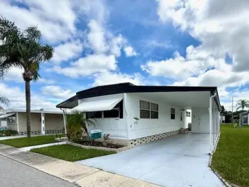 Detached House with xxx sqft, x Bedroom, x Bathroom