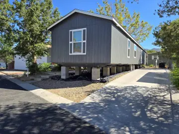 Detached House with xxxx sqft, x Bedrooms, x Bathroom