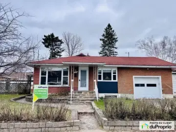 Detached House with x Bedrooms, x Bathrooms