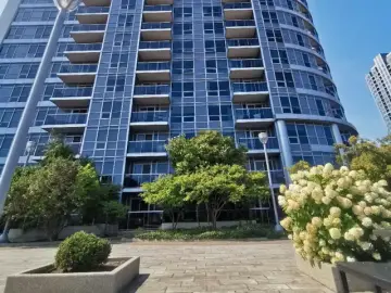 Condominium with xxx sqft, x Bedrooms, x Bathrooms