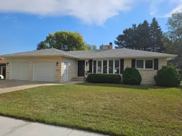 Detached House with xxxx sqft, x Bedrooms, x Bathroom
