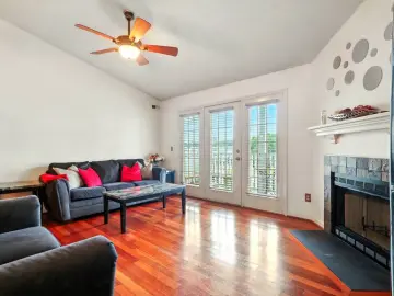 Condominium with xxxx sqft, x Bedrooms, x Bathrooms
