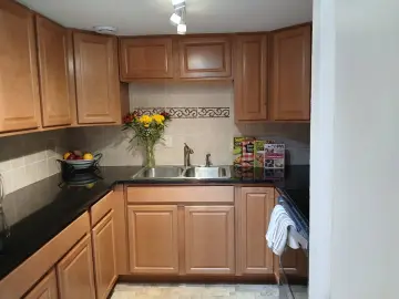 Condominium with xxxx sqft, x Bedrooms, x Bathrooms