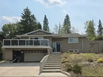Detached House with x Bedrooms, x Bathrooms