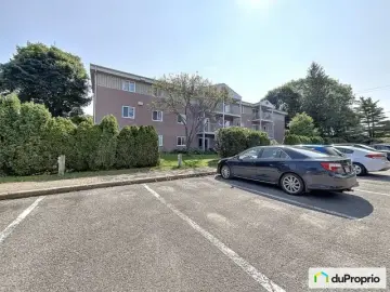 Condominium with x Bedrooms, x Bathroom