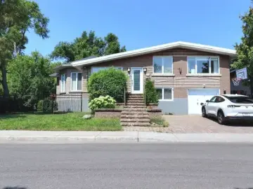 Detached House with xxxx sqft, x Bedrooms, x Bathroom