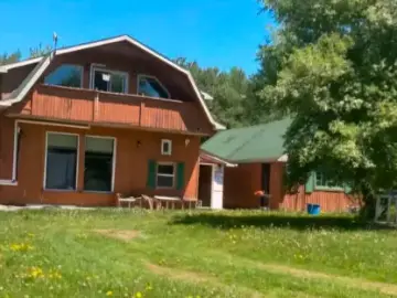 Detached House with xxxx sqft, x Bedrooms, x Bathroom