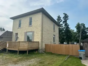 Detached House with xxxx sqft, x Bedrooms, x Bathroom