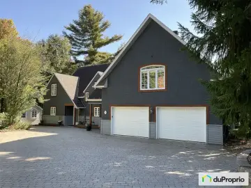 Detached House with x Bedrooms, x Bathrooms