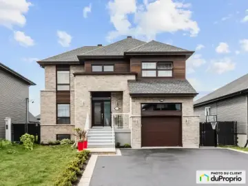 Detached House with x Bedrooms, x Bathrooms