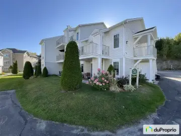 Condominium with x Bedrooms, x Bathrooms