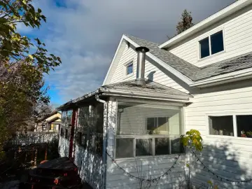 Detached House with x Bedrooms, x Bathrooms