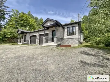 Semi Detached with x Bedrooms, x Bathroom