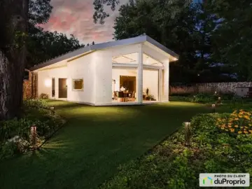 Detached House with x Bedrooms, x Bathroom