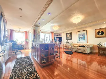 Detached House with xxx sqft, x Bedroom, x Bathroom