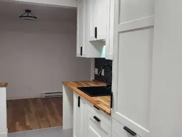 Condominium with xxxx sqft, x Bedroom, x Bathroom