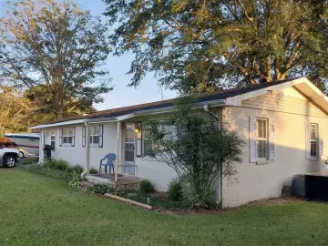 Detached House with xxxx sqft, x Bedrooms, x Bathroom