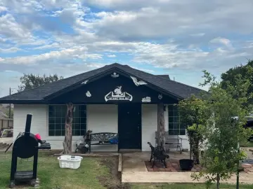 Detached House with xxxx sqft, x Bedrooms, x Bathroom