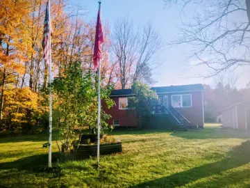 Detached House with xxxx sqft, x Bedrooms, x Bathroom