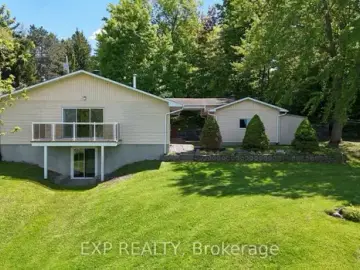 Detached House with x Bedrooms, x Bathrooms