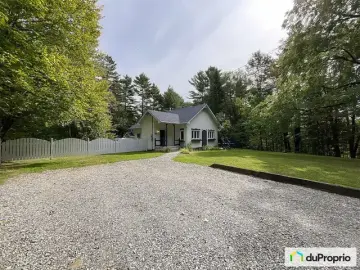 Semi Detached with x Bedrooms, x Bathroom