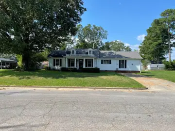 Detached House with xxxx sqft, x Bedrooms, x Bathroom