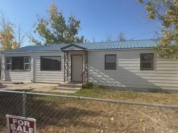 Detached House with x Bedrooms, x Bathroom
