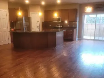 Detached House with x Bedrooms, x Bathrooms