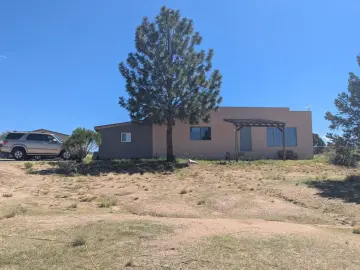 Detached House with xxxx sqft, x Bedrooms, x Bathroom