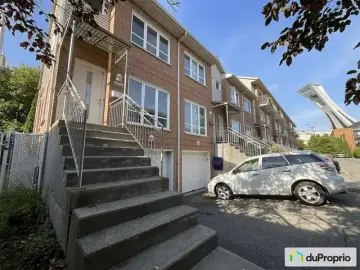 Semi Detached with x Bedrooms, x Bathrooms