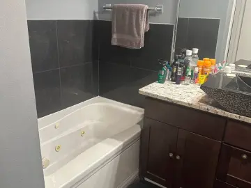 Condominium with xxxx sqft, x Bedrooms, x Bathrooms