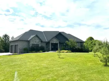 Detached House with xxxx sqft, x Bedrooms, x Bathroom