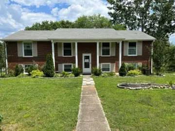 Detached House with xxxx sqft, x Bedrooms, x Bathroom
