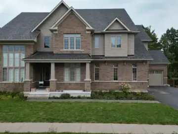 Detached House with xxxx sqft, x Bedrooms, x Bathroom