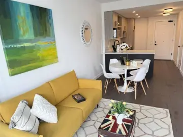 Condominium with xxx sqft, x Bedroom, x Bathroom