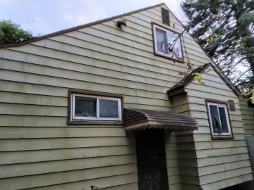 Detached House with x Bedrooms, x Bathroom