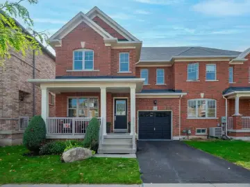 Detached House with x Bedrooms, x Bathrooms