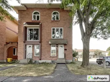 Semi Detached with x Bedrooms, x Bathrooms