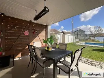 Semi Detached with x Bedroom, x Bathroom