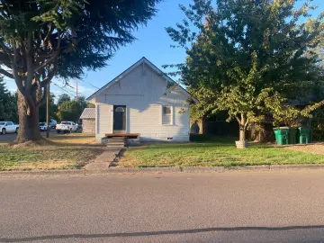 Cottage with xxx sqft, x Bedrooms, x Bathroom